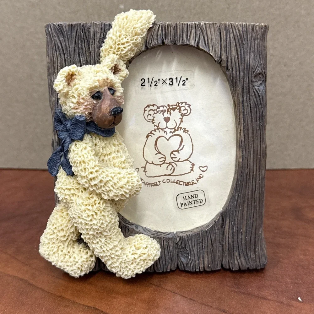Shelly Bear - BEAR FRAME,  by Heartfelt Collectibles.